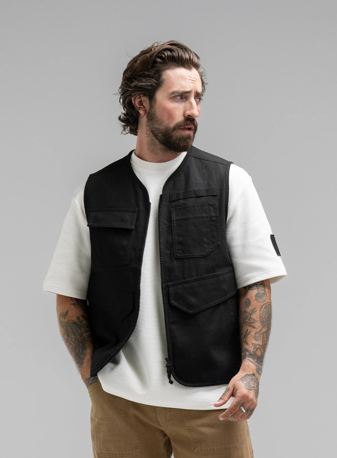 DISSIDENT UTILITY VEST - Image 2