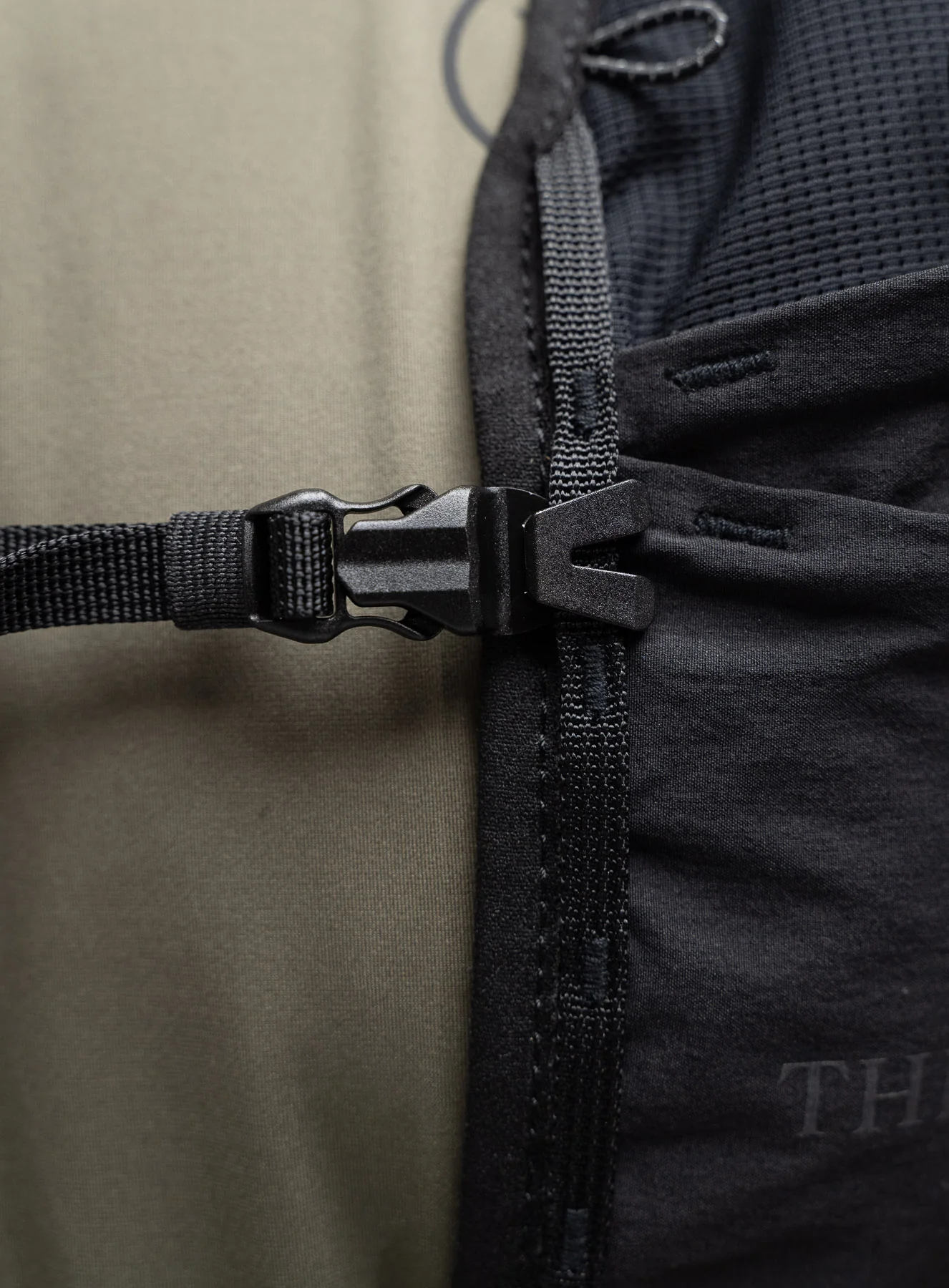 FORCE RUNNING HYDRATION VEST 5L - Image 9