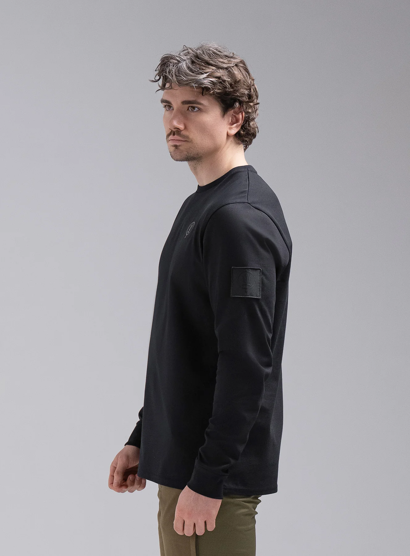 INSIGNIA LONG SLEEVE T-SHIRT - Image 2