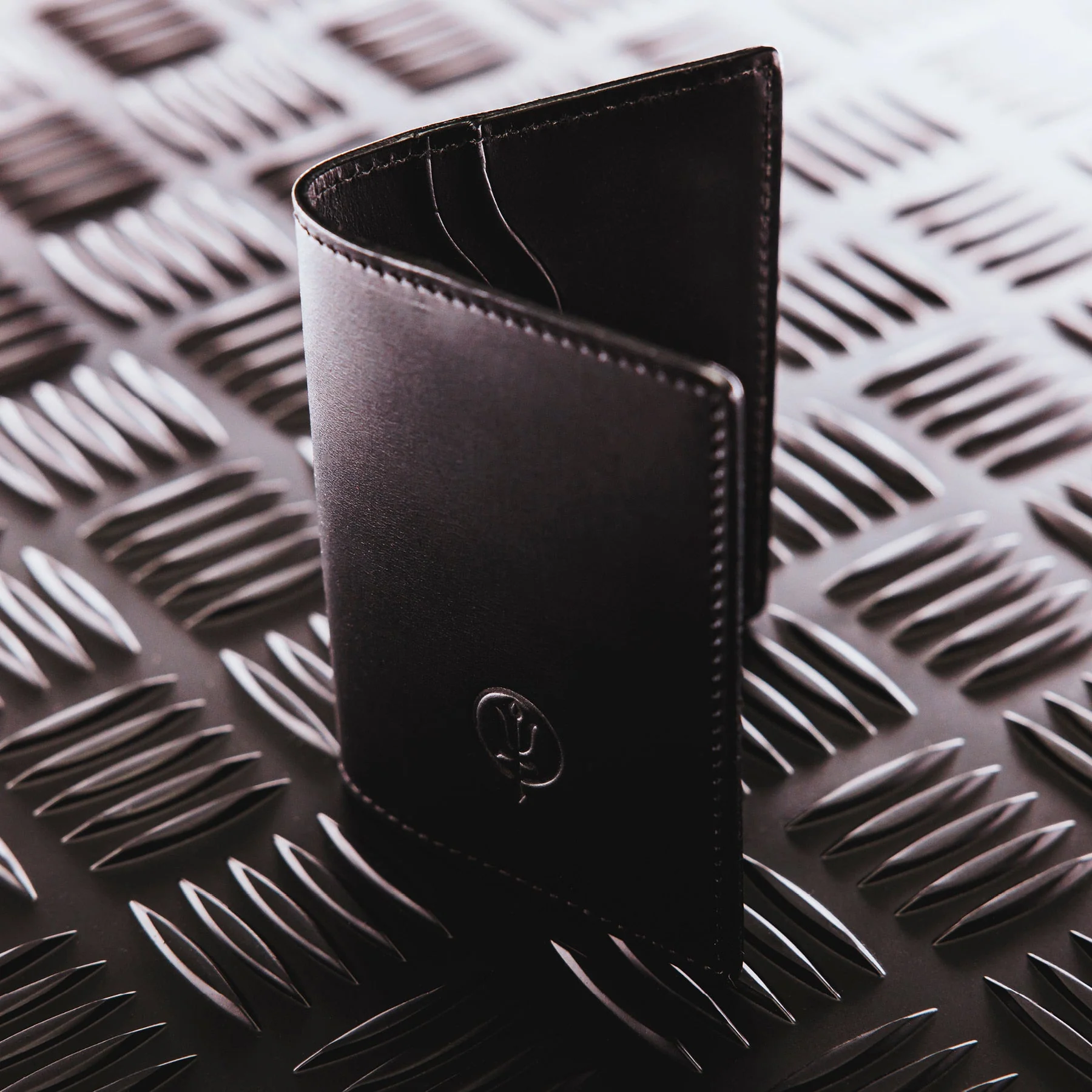 LEATHER BI FOLD WALLET - Image 4