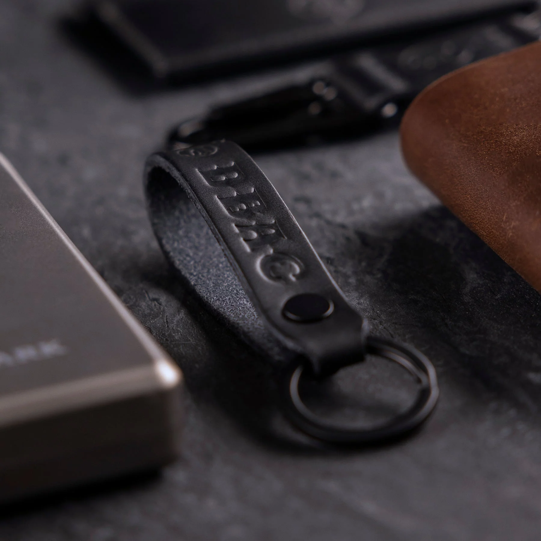 LEATHER LOOP DBAC KEYRING - Image 5